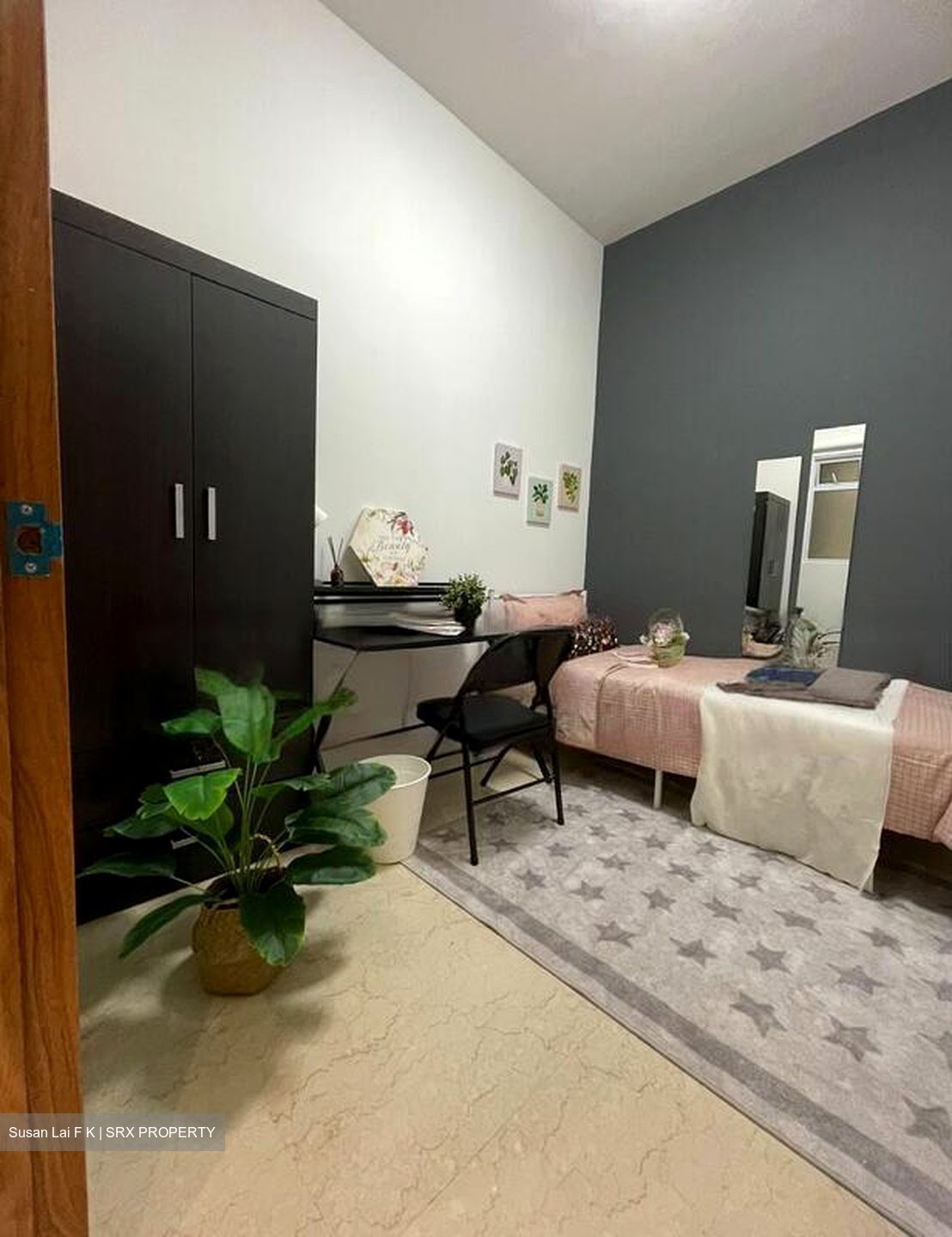 Simsville (D14), Condominium #458433391